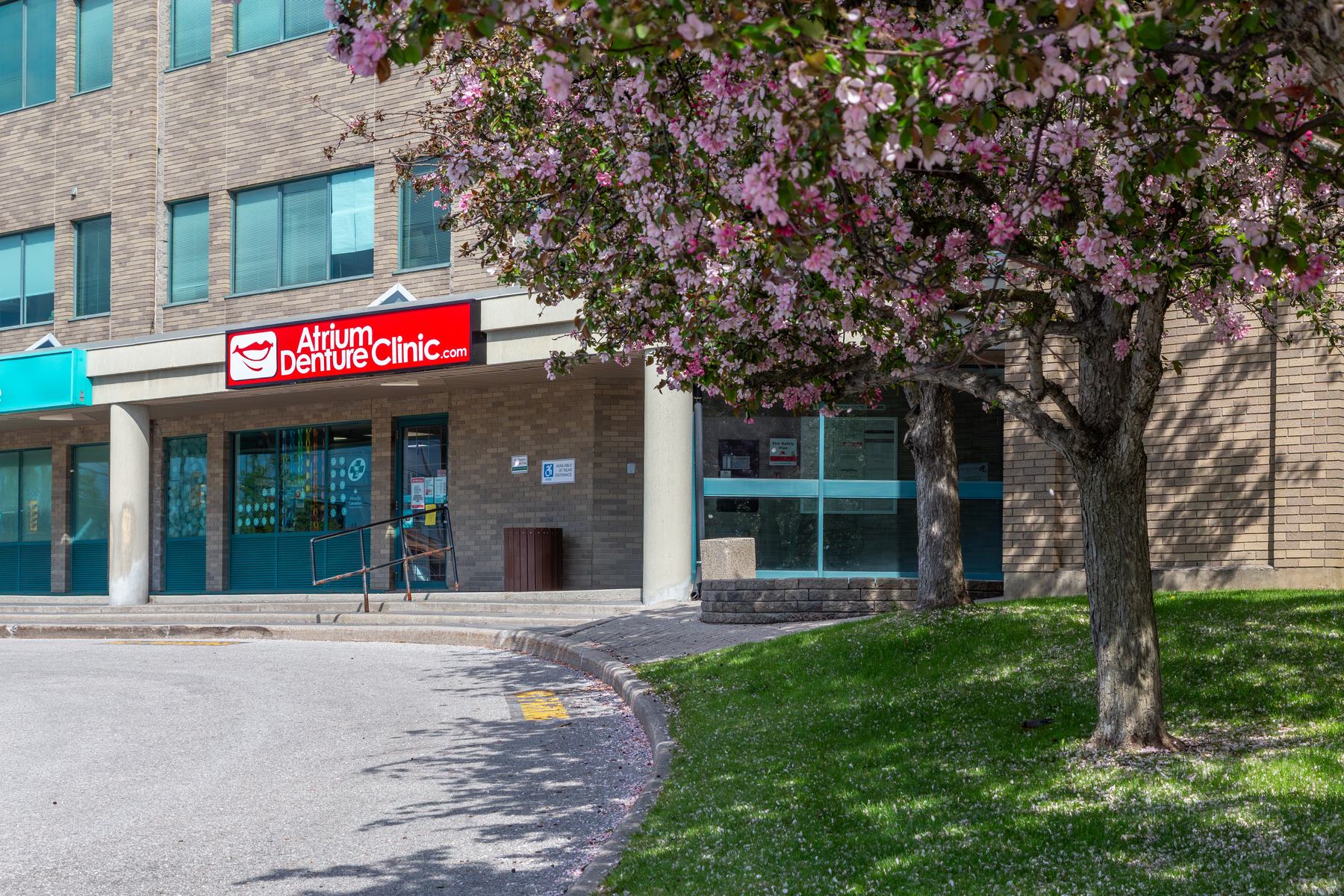 The Atrium Professional Building on Cundles Road East in spring